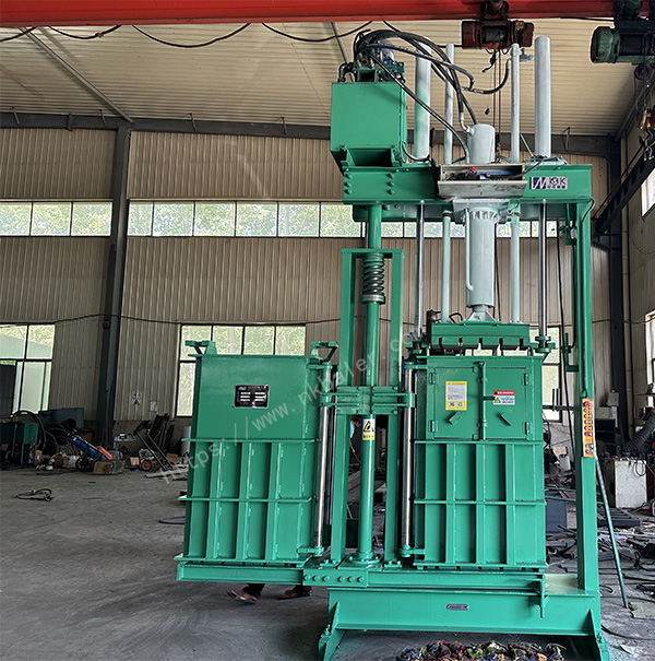 Swivel Twin Lifting Chamber Baler