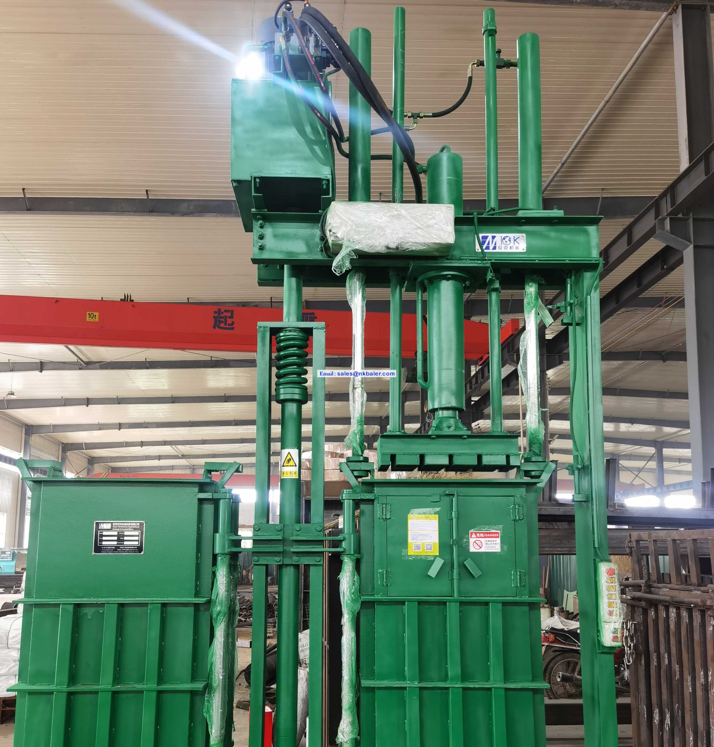 Twin Chambers Box Clothes Baler